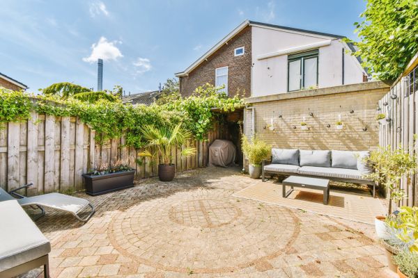 Cost of Courtyard Patio Service in Fenton